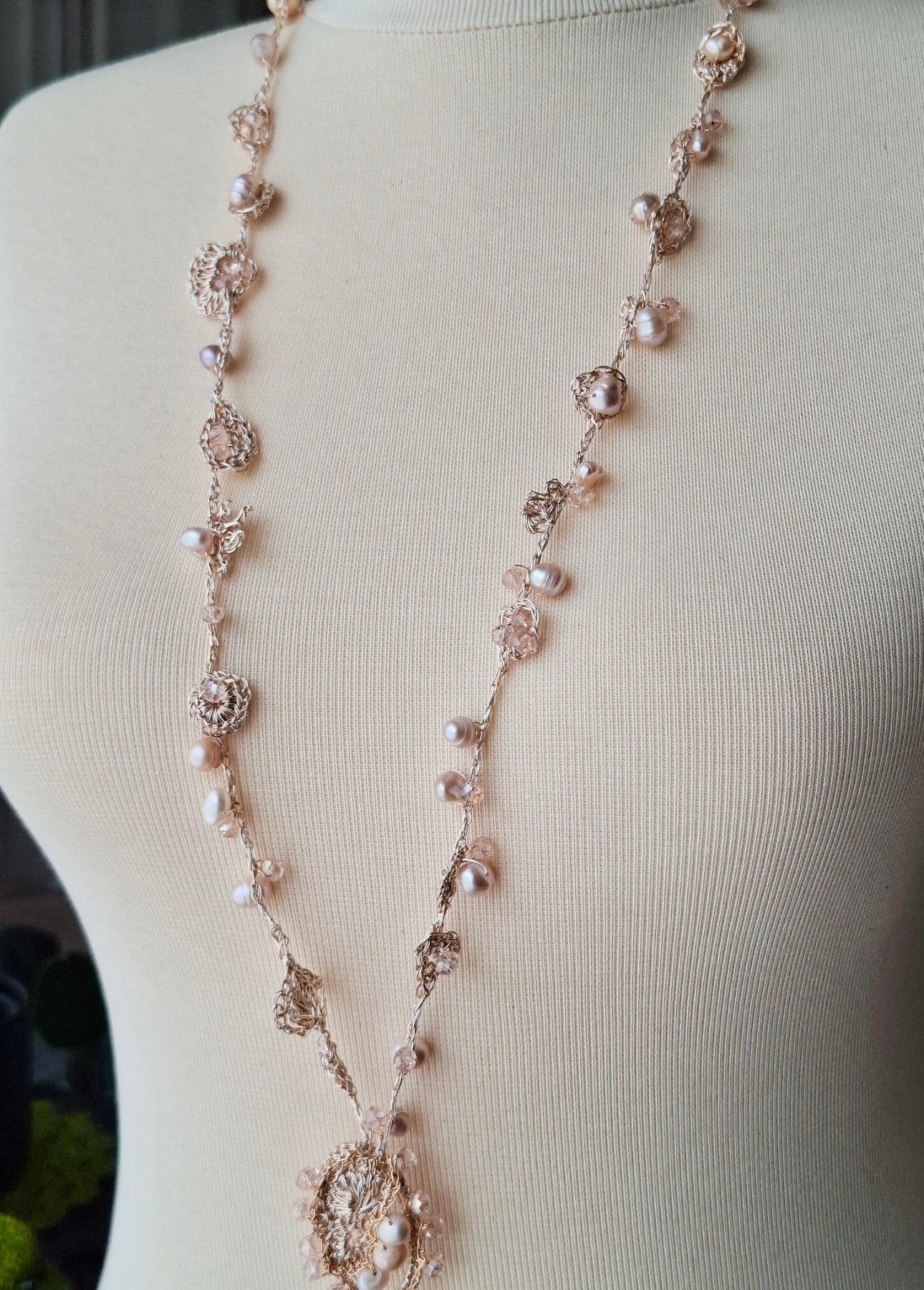 Blush Whisper – Knitted Necklace with Freshwater Pearls and Crystals