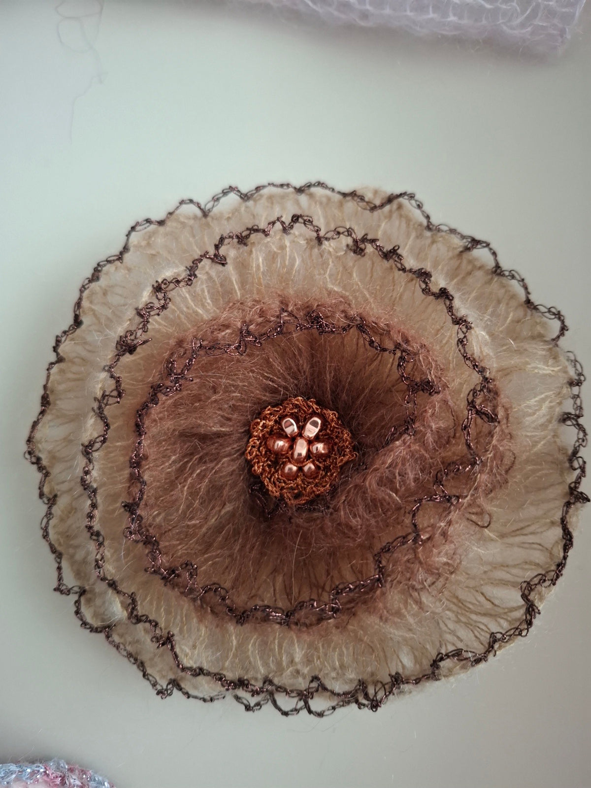 Nude Elegance – Mohair Pin