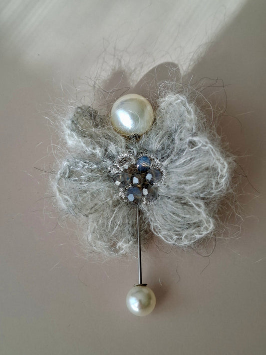 Snowflake Pearl Pin