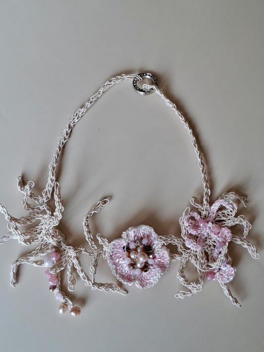 Bella - structured statement necklace