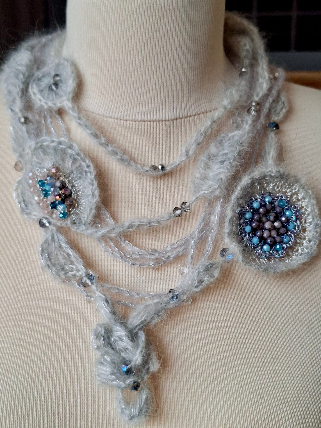 Winter Hug – Mohair Necklace