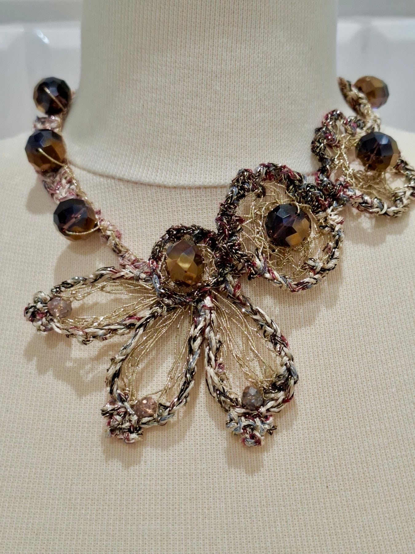 Heather - structured necklace