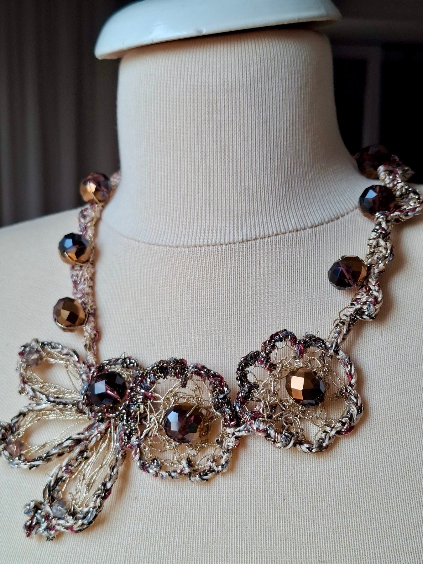 Heather - structured necklace